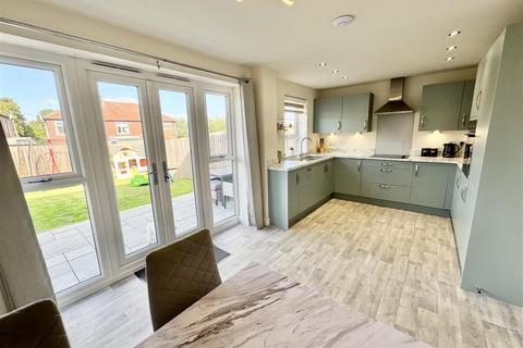 4 bedroom detached house for sale, Dearne Hall Park, Barugh Green, S75 1FT