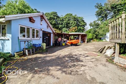 3 bedroom bungalow for sale, St Marnarchs, Looe