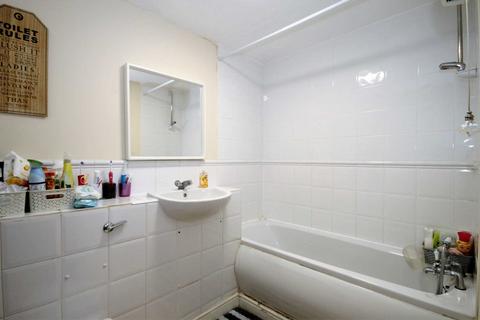 undefined, Beaver Close, Morden