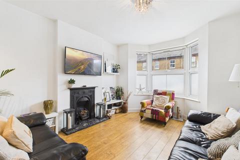 22 Forest Road, Cheshunt, Waltham Cross, EN8 9DB