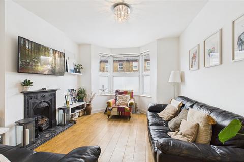 22 Forest Road, Cheshunt, Waltham Cross, EN8 9DB