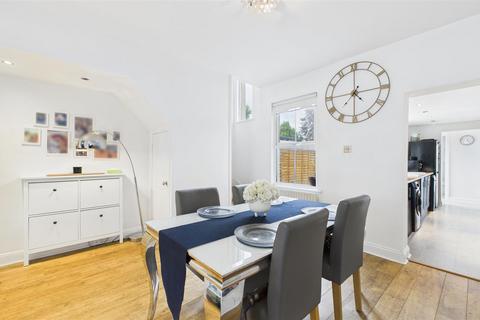22 Forest Road, Cheshunt, Waltham Cross, EN8 9DB