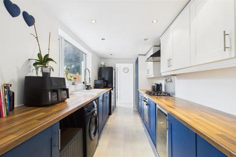 22 Forest Road, Cheshunt, Waltham Cross, EN8 9DB