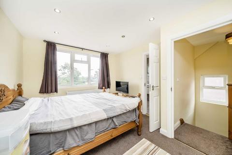 undefined, Uneeda Drive, Greenford UB6