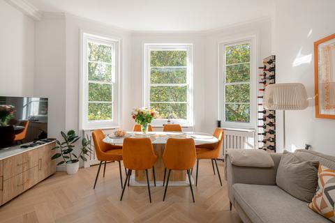 2 bedroom apartment for sale, St. Georges Square, Pimlico, London, SW1V