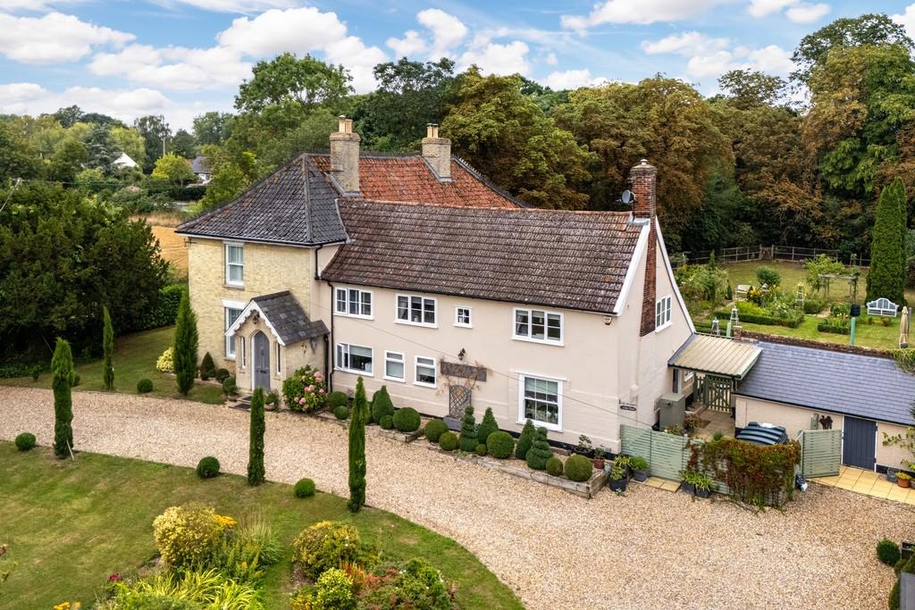 1440px-Elm Farm House-13