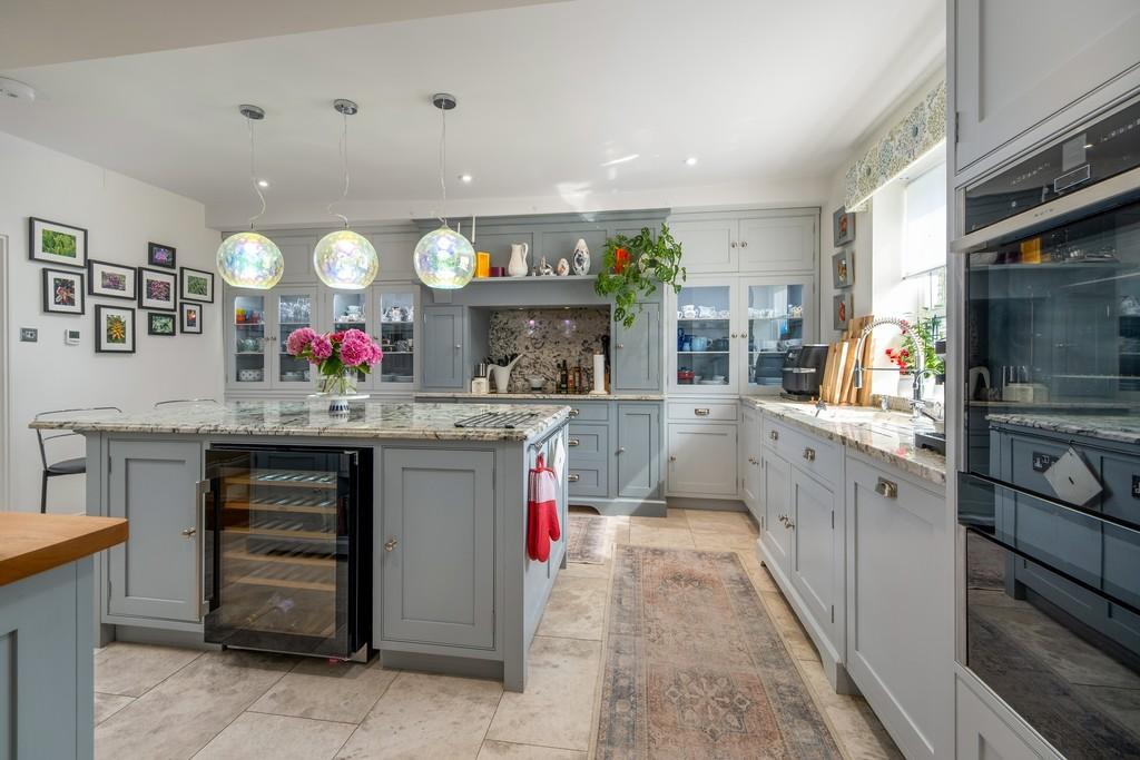 1440px-Elm Farm House-18