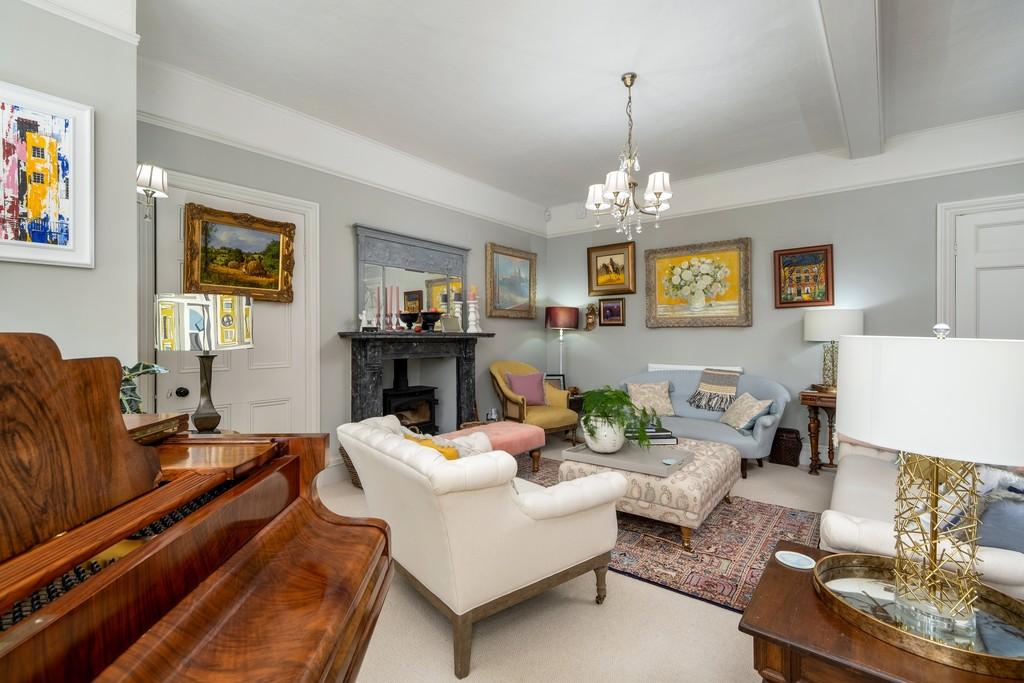 1440px-Elm Farm House-22