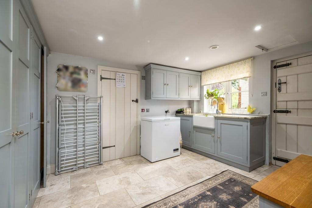 1440px-Elm Farm House-27