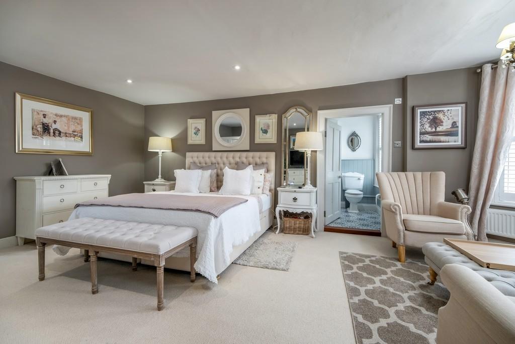 1440px-Elm Farm House-34