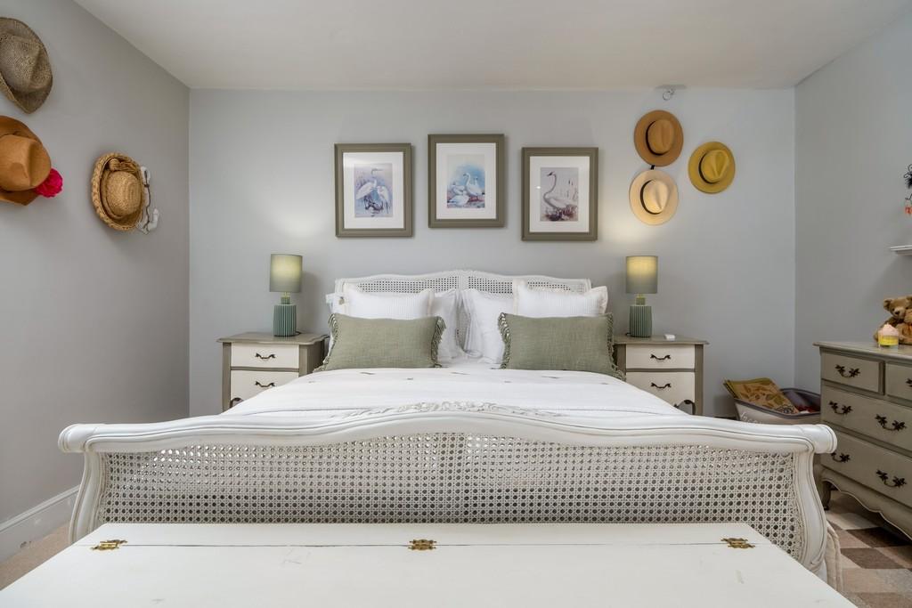 1440px-Elm Farm House-38