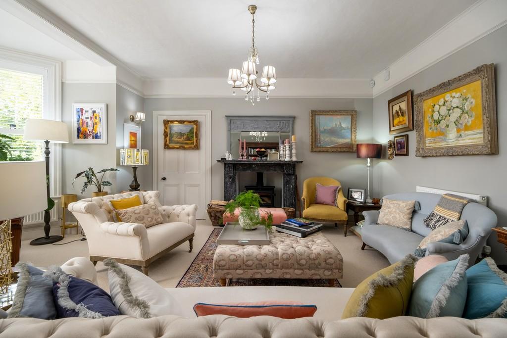 1440px-Elm Farm House-23