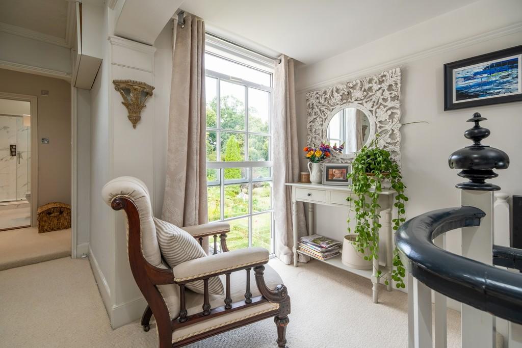 1440px-Elm Farm House-32
