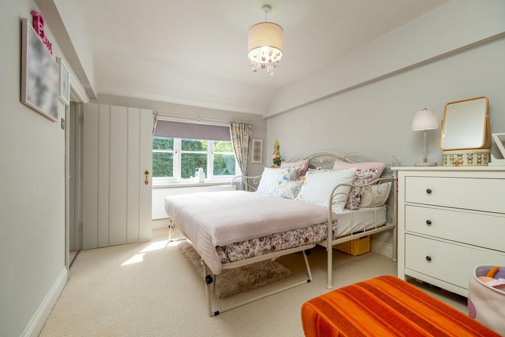1440px-Elm Farm House-41