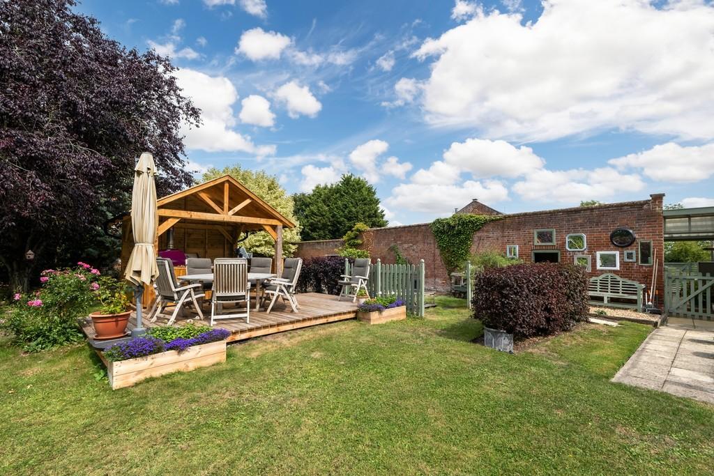 1440px-Elm Farm House-48