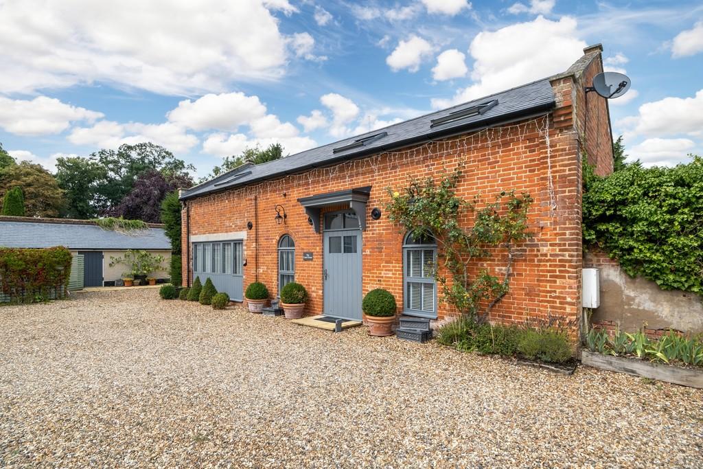 1440px-Elm Farm House-52
