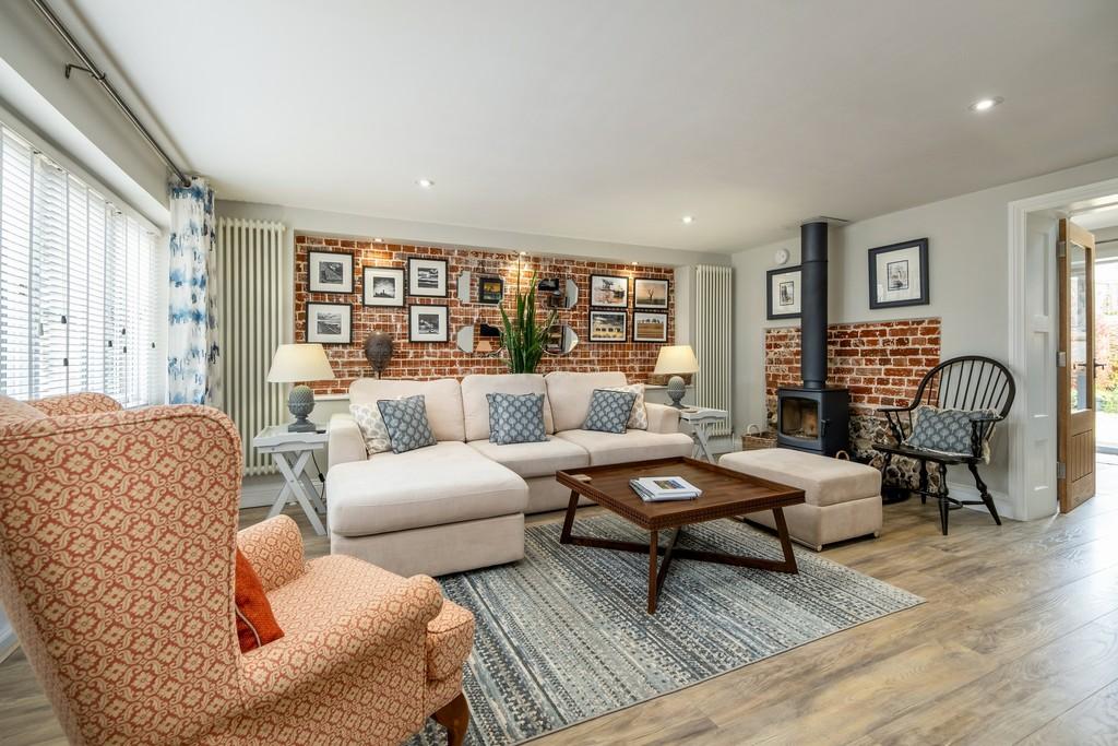 1440px-Elm Farm House-59