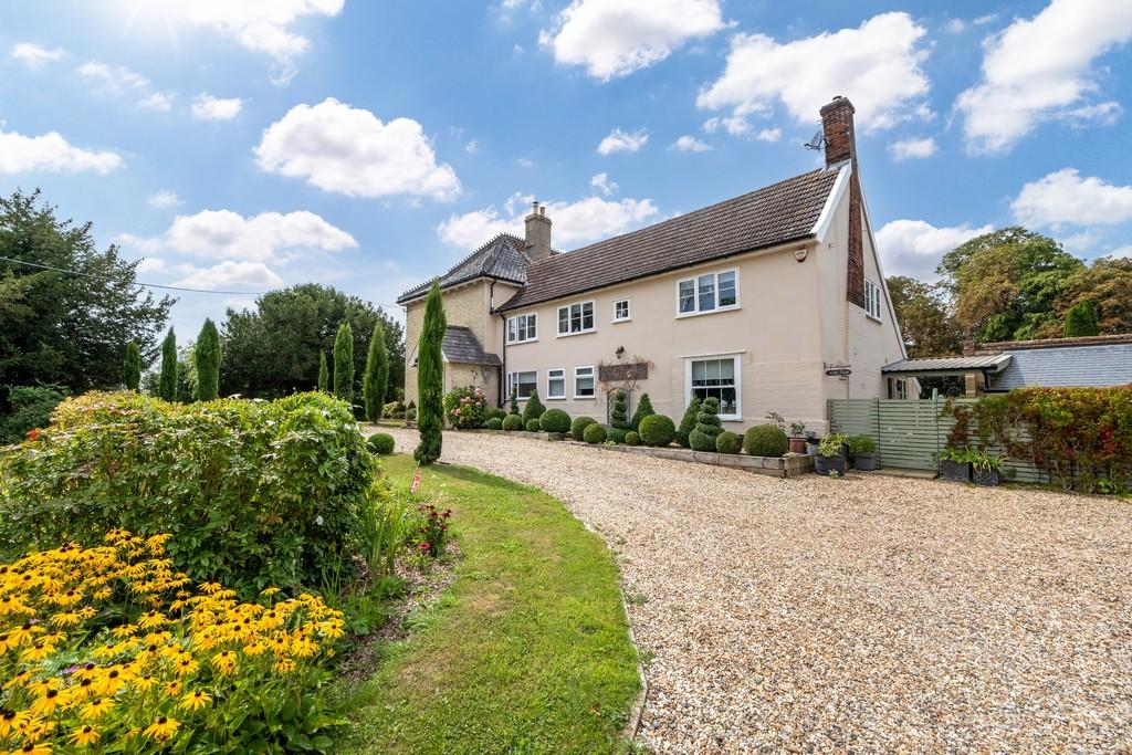 1440px-Elm Farm House-4