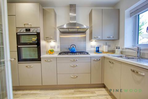 4 bedroom detached house for sale, Kenning Place, Chesterfield S45