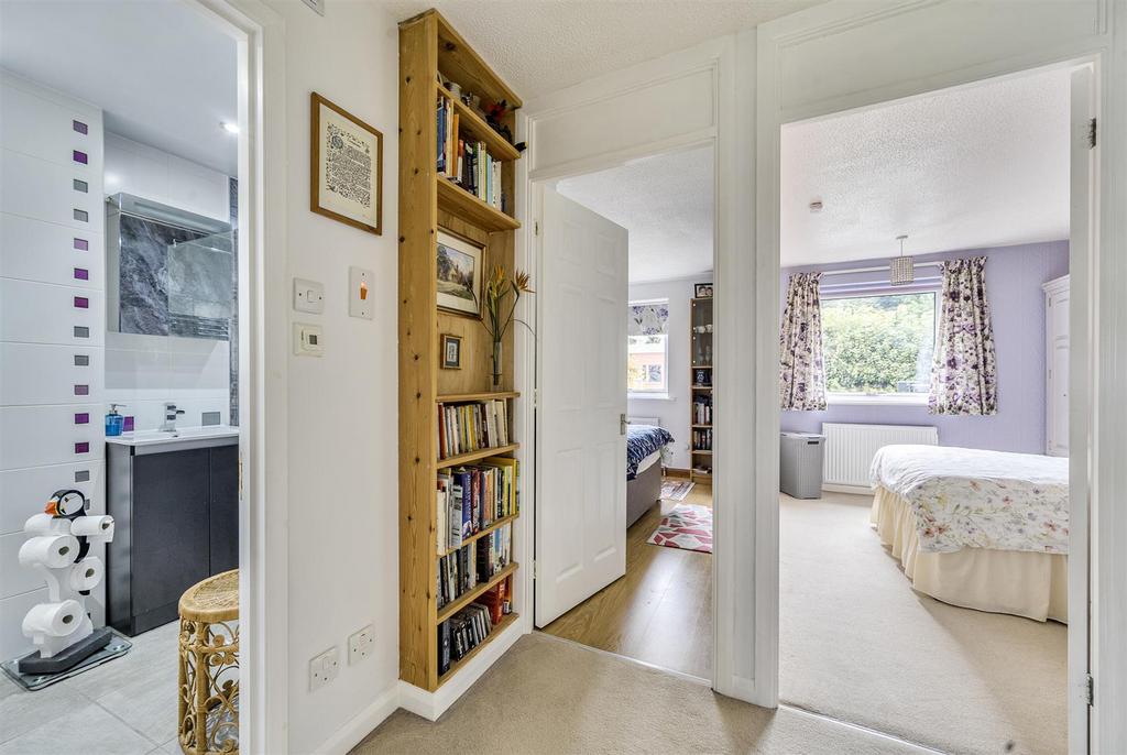 Inner Hallway into Bedrooms/Shower Room