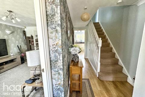 16 Brompton Way, West Bridgford, Nottingham, NG2 7SU