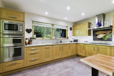 4 bedroom detached bungalow for sale, Silver Close, Kingswood, Tadworth