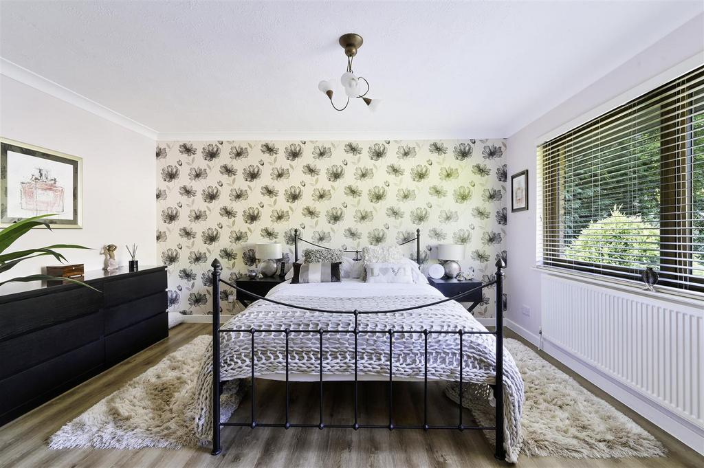 SILVER CLOSE, 4- (1).jpg