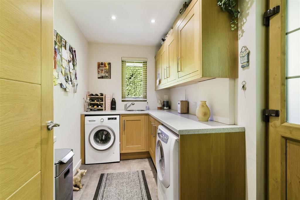 SILVER CLOSE, 4- (16).jpg