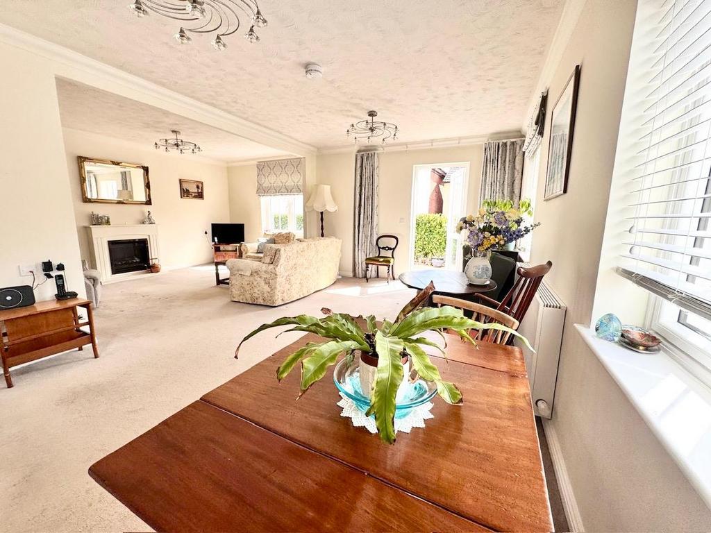 Living/Dining Room
