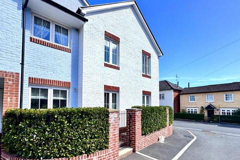 1 bedroom flat for sale, South Street, Hythe, SO45