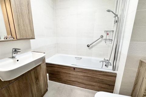 1 bedroom flat for sale, South Street, Hythe, SO45