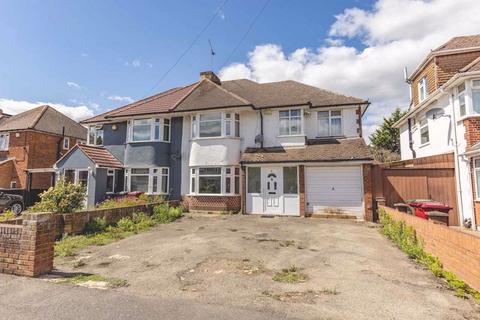 5 bedroom semi-detached house for sale, Courtlands Avenue, Langley