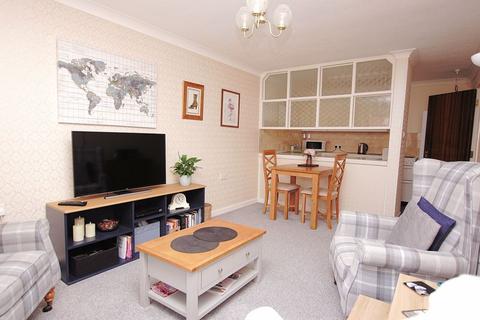 2 bedroom retirement property for sale, Berkeley Court, Lee-On-The-Solent, PO13