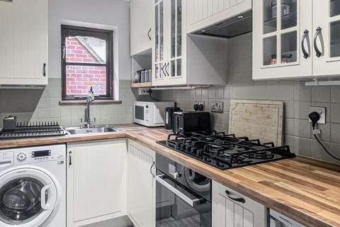 3 bedroom apartment for sale, Bassetsbury Lane - No Chain - Peaceful Setting