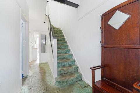 undefined, Chase Side Avenue, London, Wimbledon Chase, SW20 8LU