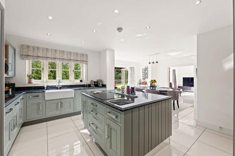 4 bedroom detached house for sale, Kirklington Road, Newark NG22