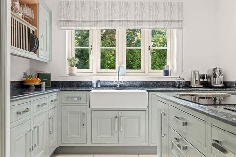 4 bedroom detached house for sale, Kirklington Road, Newark NG22