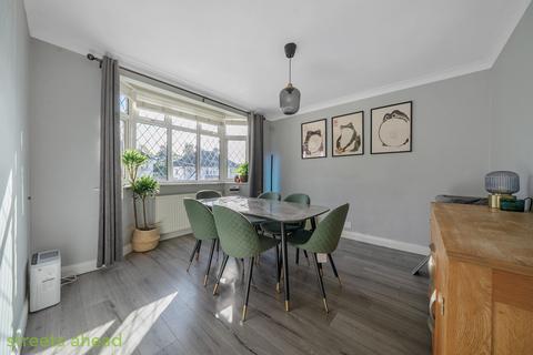 undefined, Mead Way, Coulsdon, CR5