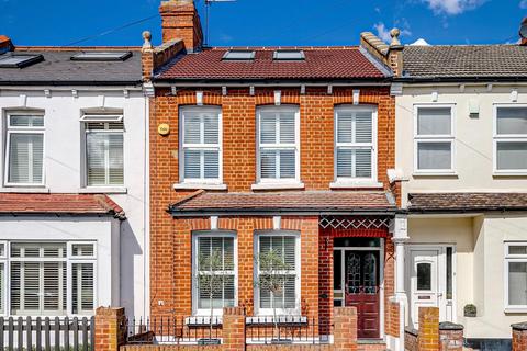 32 Albemarle Gardens, New Malden, KT3 5BD