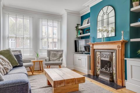 32 Albemarle Gardens, New Malden, KT3 5BD