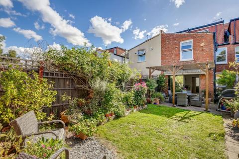 32 Albemarle Gardens, New Malden, KT3 5BD