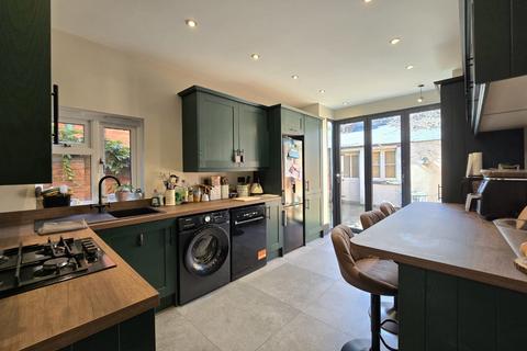 4 bedroom terraced house for sale, Garrick Road, Northampton, West Northamptonshire, NN1 5ND