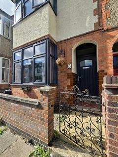 4 bedroom terraced house for sale, Garrick Road, Northampton, West Northamptonshire, NN1 5ND