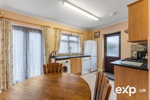 3 bedroom detached bungalow for sale, Woodland Road, Mansfield NG19