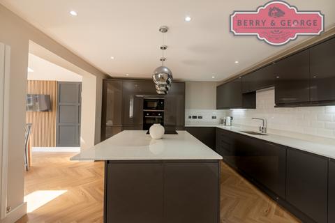 4 bedroom detached house for sale, Sealand Road, Sealand CH5