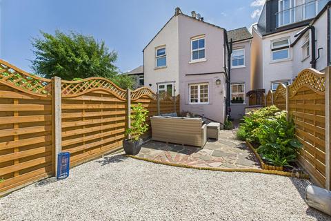 2 bedroom semi-detached house for sale, Little Roke Avenue, Kenley CR8