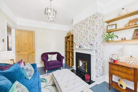 4 Little Roke Avenue, Kenley, CR8 5NG