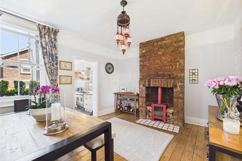 4 Little Roke Avenue, Kenley, CR8 5NG