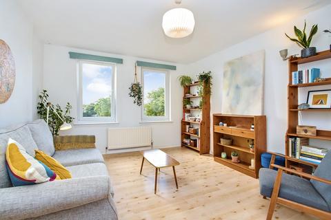 1/6 Loganlea Loan, Edinburgh, EH7 6NH