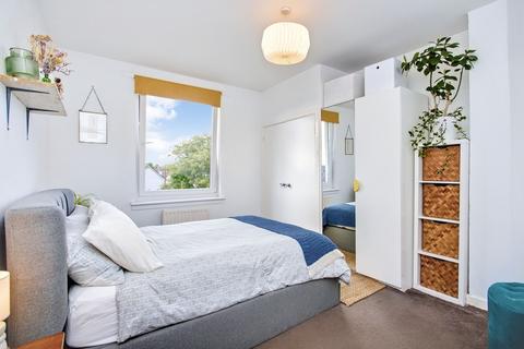 1/6 Loganlea Loan, Edinburgh, EH7 6NH